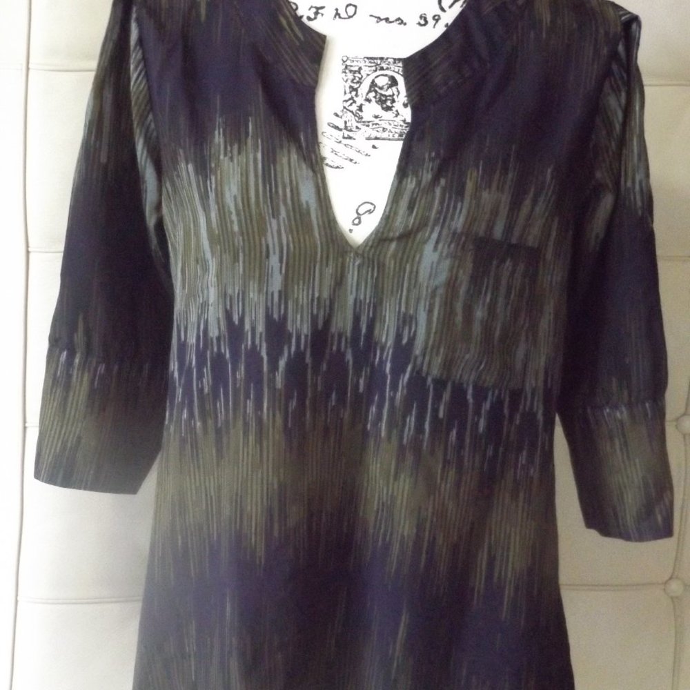 Silky Gradient V- neck Pullover